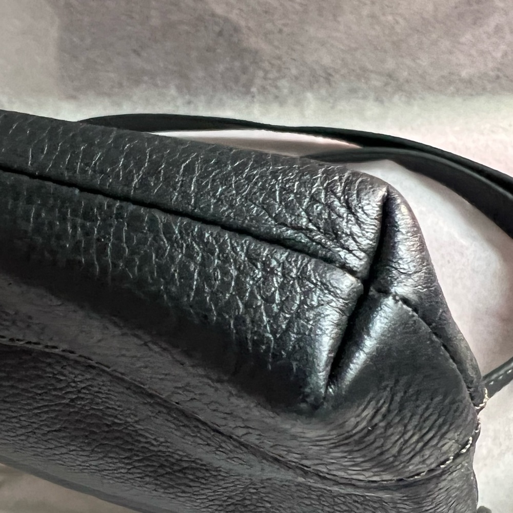 SOLD Fossil Black Leather Crossbody Handbag - Picture 2 of 16